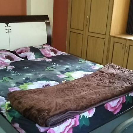 Appartamento Srinivas Nilayam Hyderabad Esterno foto